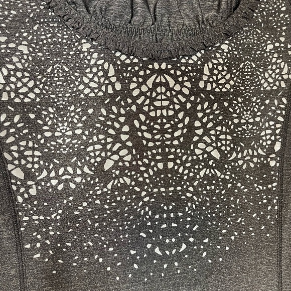 Lululemon Run Wild Short Sleeve Tech Top 4 Gray Ruffle Workout Athletic Gym - Picture 3 of 10